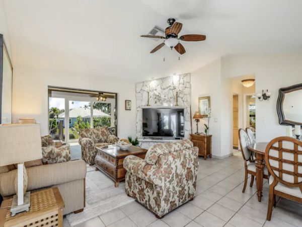 Canalfront Home with Pool, Hot Tub and Dock in Marco island